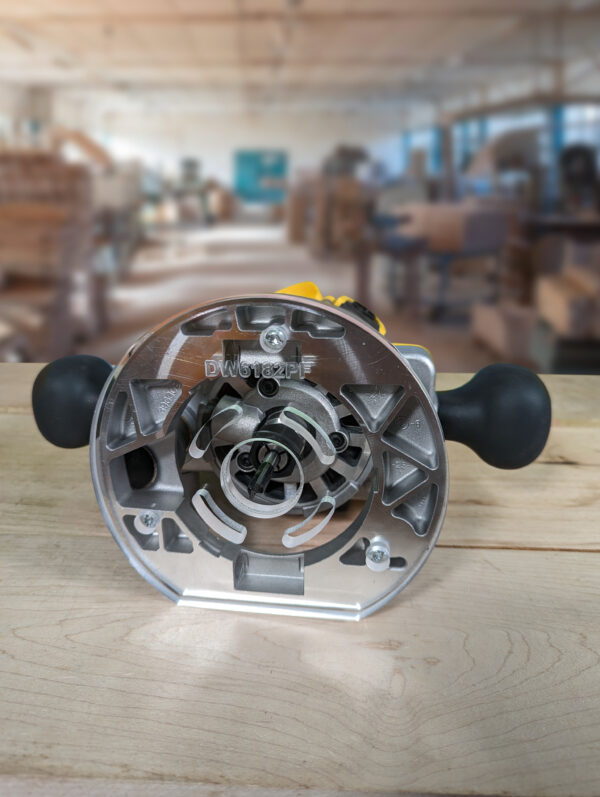 3/8″ Thick original baseplate upgrade with bushing compatibility for Dewalt 6182 plunge base