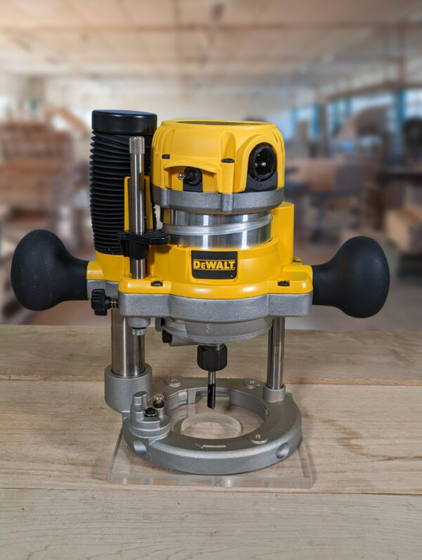 3/8″ Thick 6" Square baseplate upgrade with 2" opening for Dewalt 6182 plunge base - Image 2