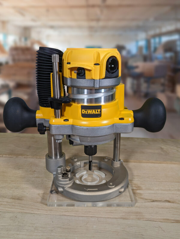 3/8″ Thick 6" Square baseplate upgrade with bushing compatibility for Dewalt 6182 plunge base - Image 2