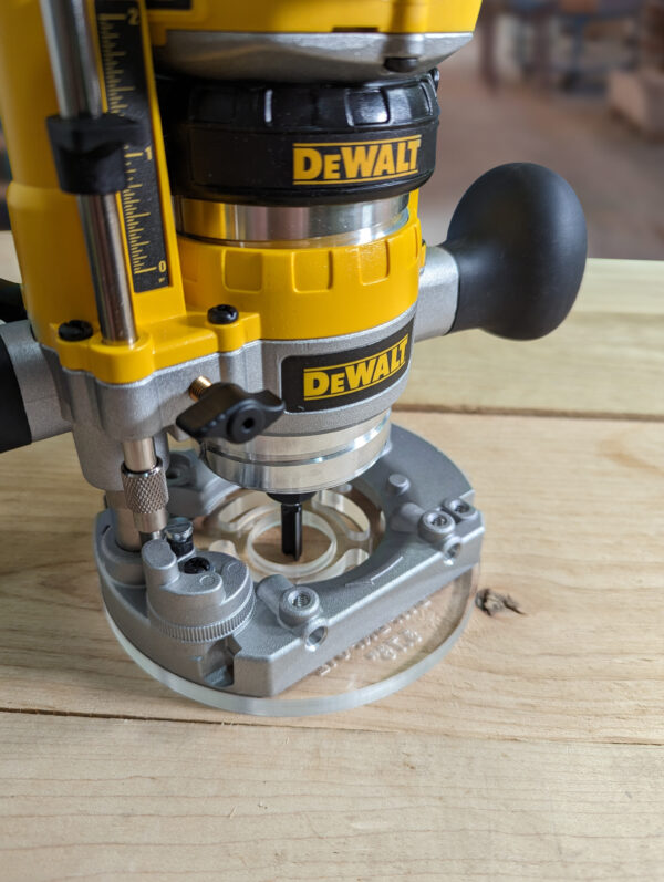 3/8″ Thick 5.75" Circle baseplate upgrade with bushing compatibility for Dewalt DNP612 plunge base - Image 3