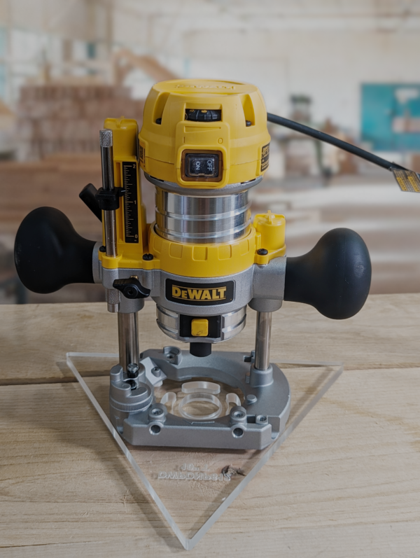3/8″ Thick 10" Triangle baseplate upgrade with bushing compatibility for Dewalt DNP612 plunge base - Image 3