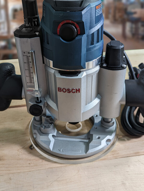 3/8″ Thick 7.5" Circle baseplate upgrade with bushing compatibility for Bosch MRP23EVS plunge base - Image 3