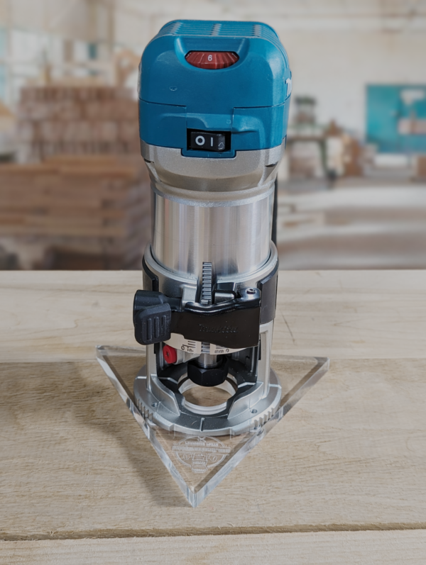 3/8″ Thick 6.07" triangle baseplate upgrade with bushing compatibility for Makita RT0701C fixed base - Image 3