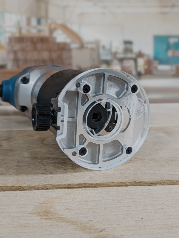 3/8″ Thick original baseplate upgrade with bushing compatibility for Makita RT0701C fixed base