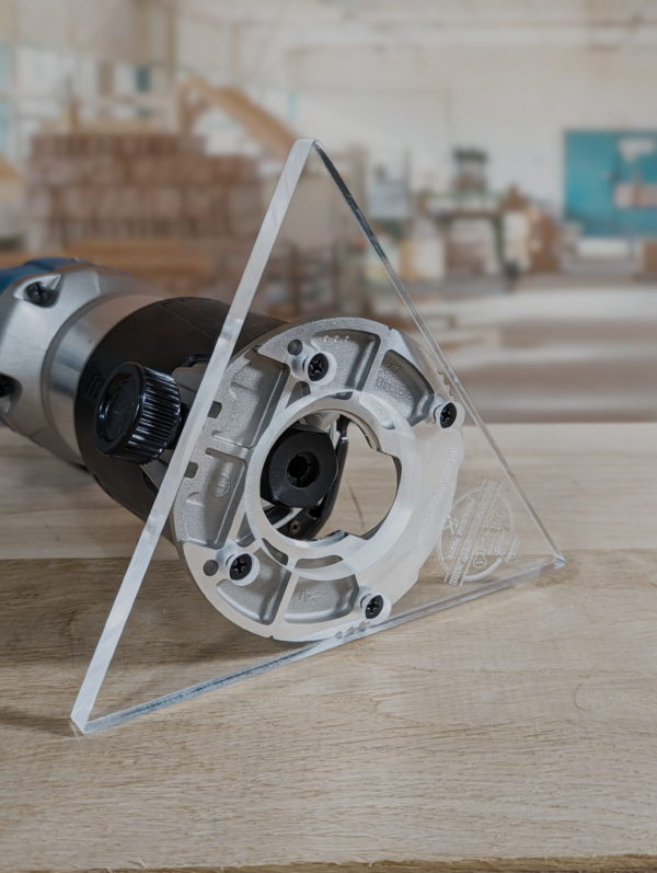 3/8″ Thick 6.07" triangle baseplate upgrade with a 2" opening for Makita RT0701C fixed base