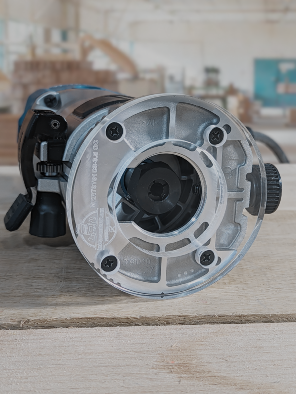 3/8″ Thick 3.5" circle baseplate upgrade with a 2" opening for Makita RT0701C fixed base