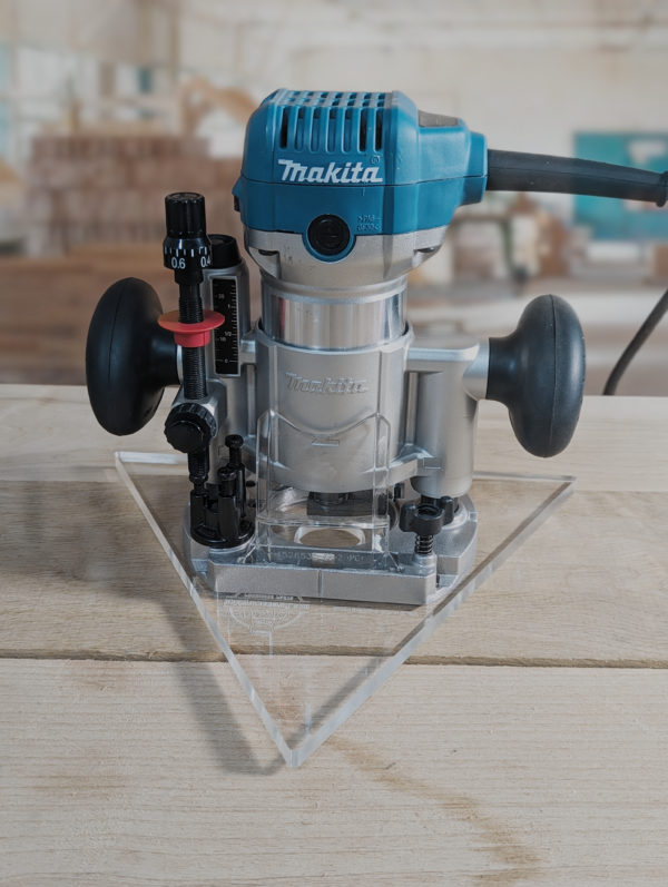 3/8″ Thick 10.4" triangle baseplate upgrade with bushing compatibility for Makita 196094-2 plunge base - Image 3