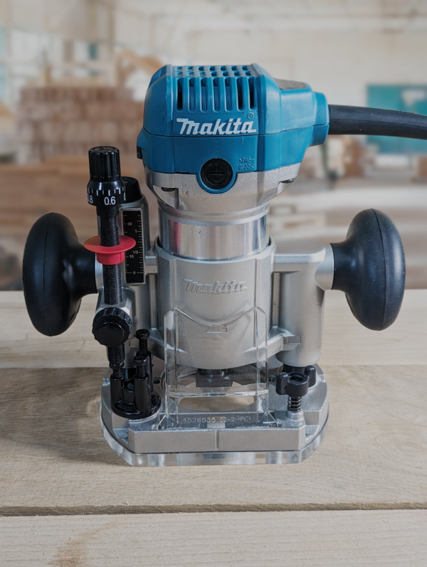 3/8″ Thick original baseplate upgrade with a 2" opening for Makita 196094-2 plunge base - Image 3