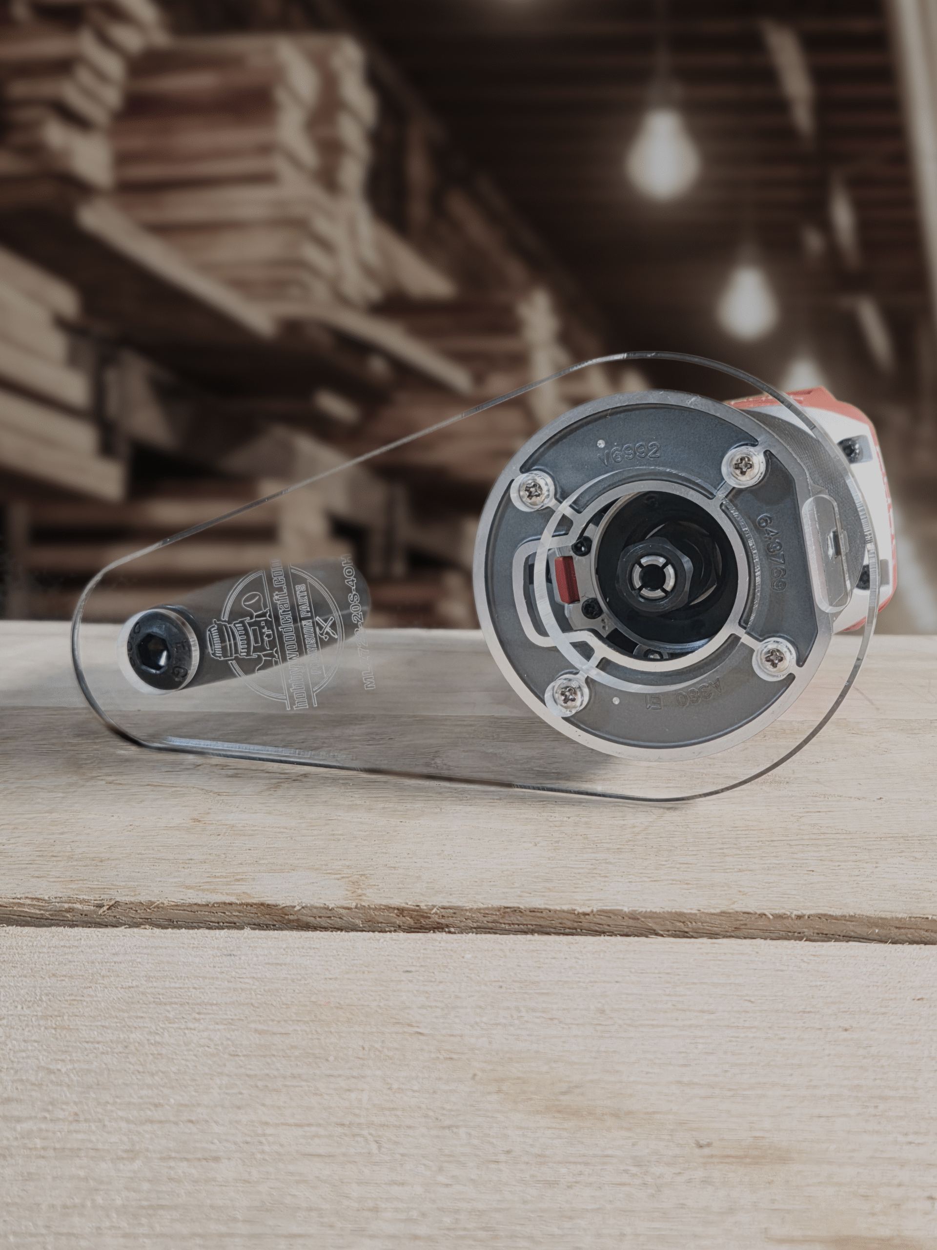 3/8″ Thick 4" baseplate upgrade with and handle and 2" opening for Milwaukee M18 2723-20 fixed base router. - Image 2